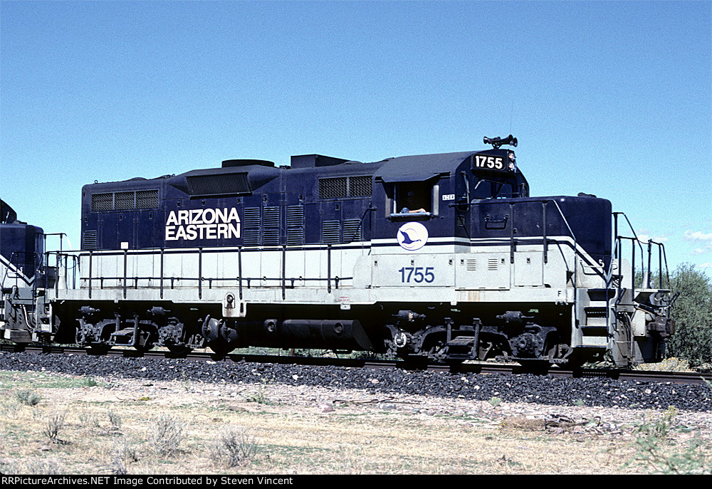 Arizona Eastern (Kyle) GP9 leads a train eastbound. AZER #1755